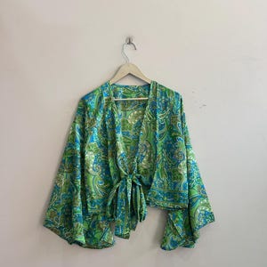 Indisches Vintage Seidenkrawatten Top: Bluse mit Glockenärmeln
