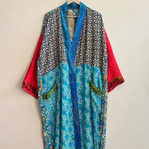 Nuovo kimono lungo da donna in seta patchwork, stile vintage ed elegante, copricostume da spiaggia.
