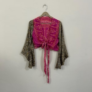 Blusa cruzada de seda: túnica vintage con mangas acampanadas