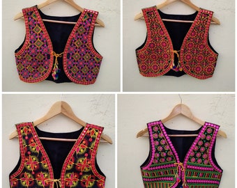 刺繍入りバンジャラジャケット：インドのカッチ族のベスト - Etsy 日本