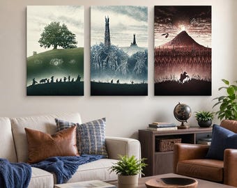 Op de afbeelding: Een set van drie verticale canvas prints met fantasielandschappen. De eerste toont een groene heuvel met een boom en silhouetten van reizigers. De tweede toont hoge donkere torens en figuren. De derde toont een vulkanische berg.