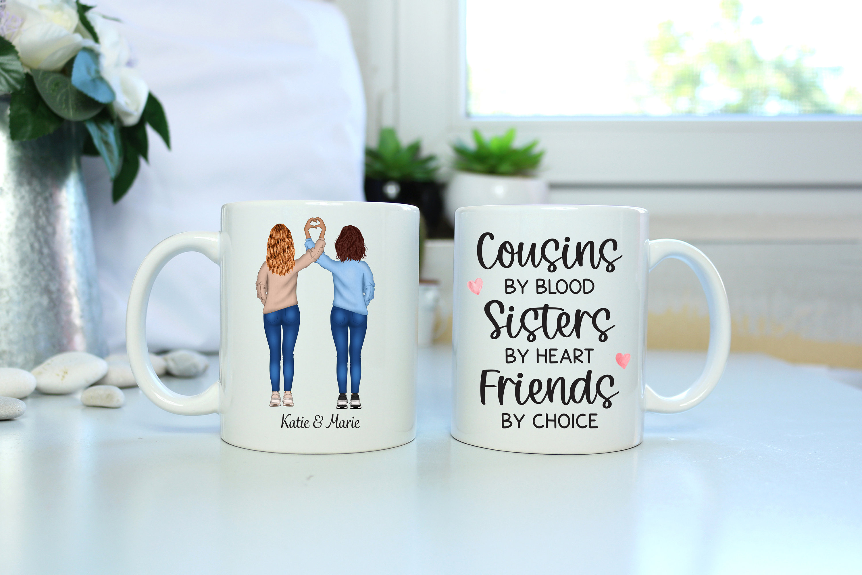 Taza Blanca 'No Sisters By Blood But Sisters By Heart' – Regalo Para Hermana No Biológica, Mejor Amiga