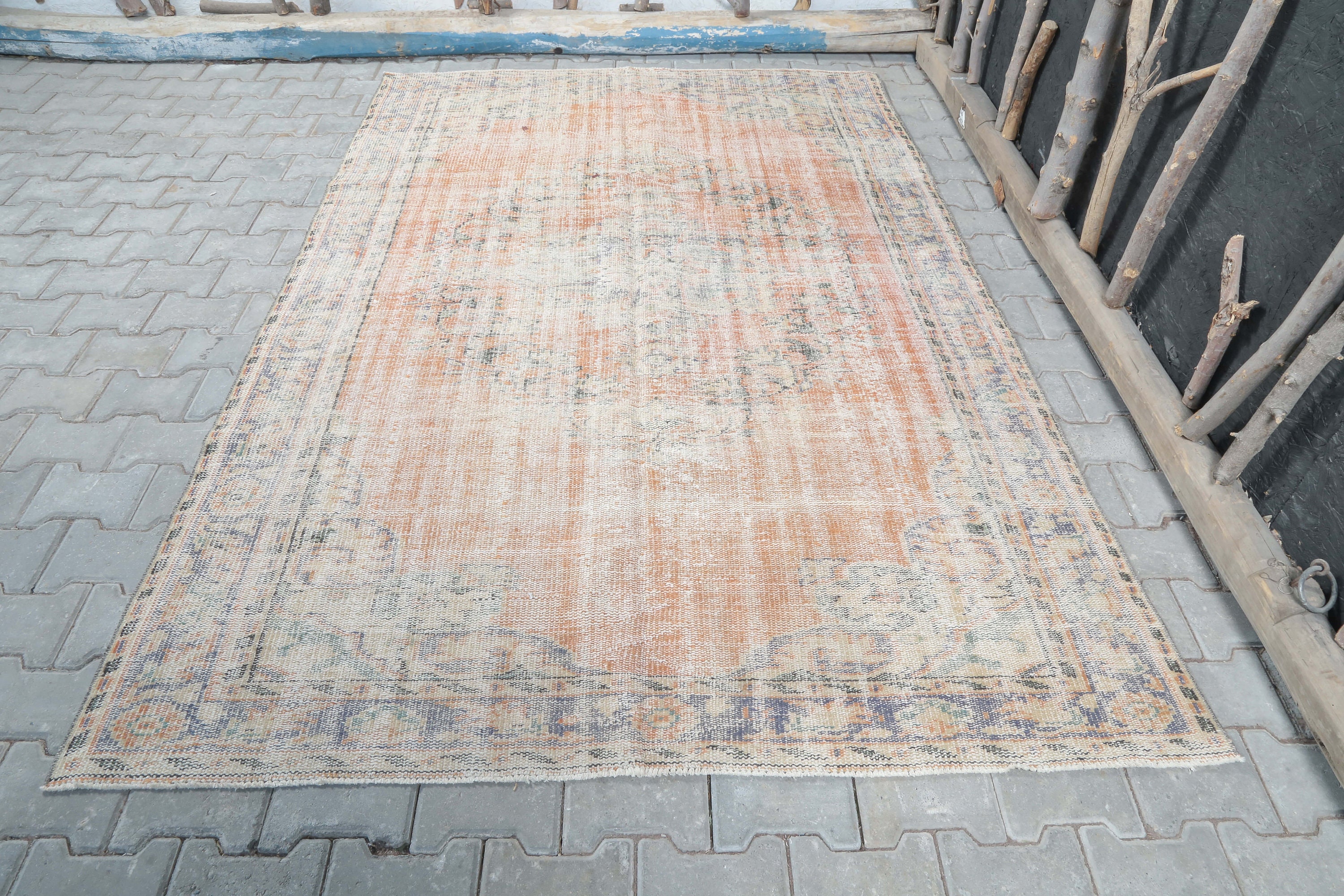 5.6 x 8.2フィート、トルコ製ラグ、アンティーク調メダリオン