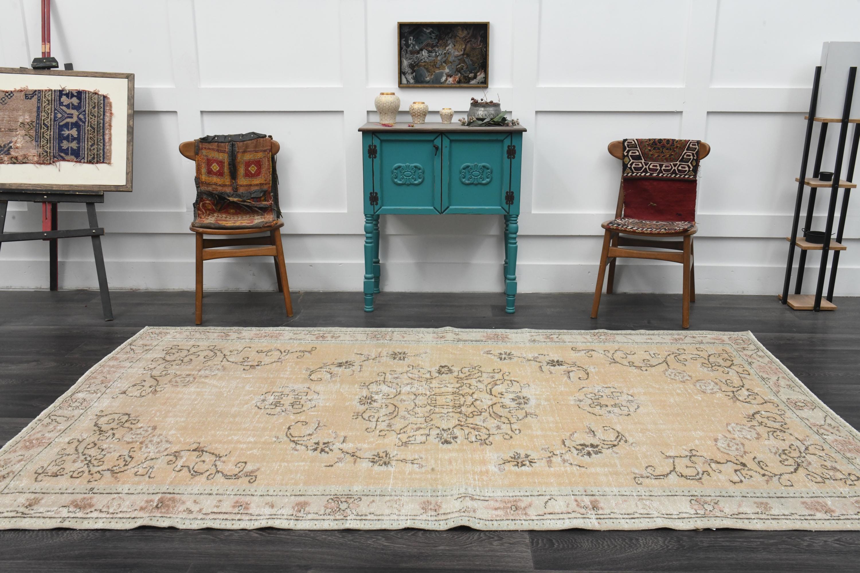 5'4x9'1 ft、ベージュ トルコ エリア ラグ、トライバル ラグ