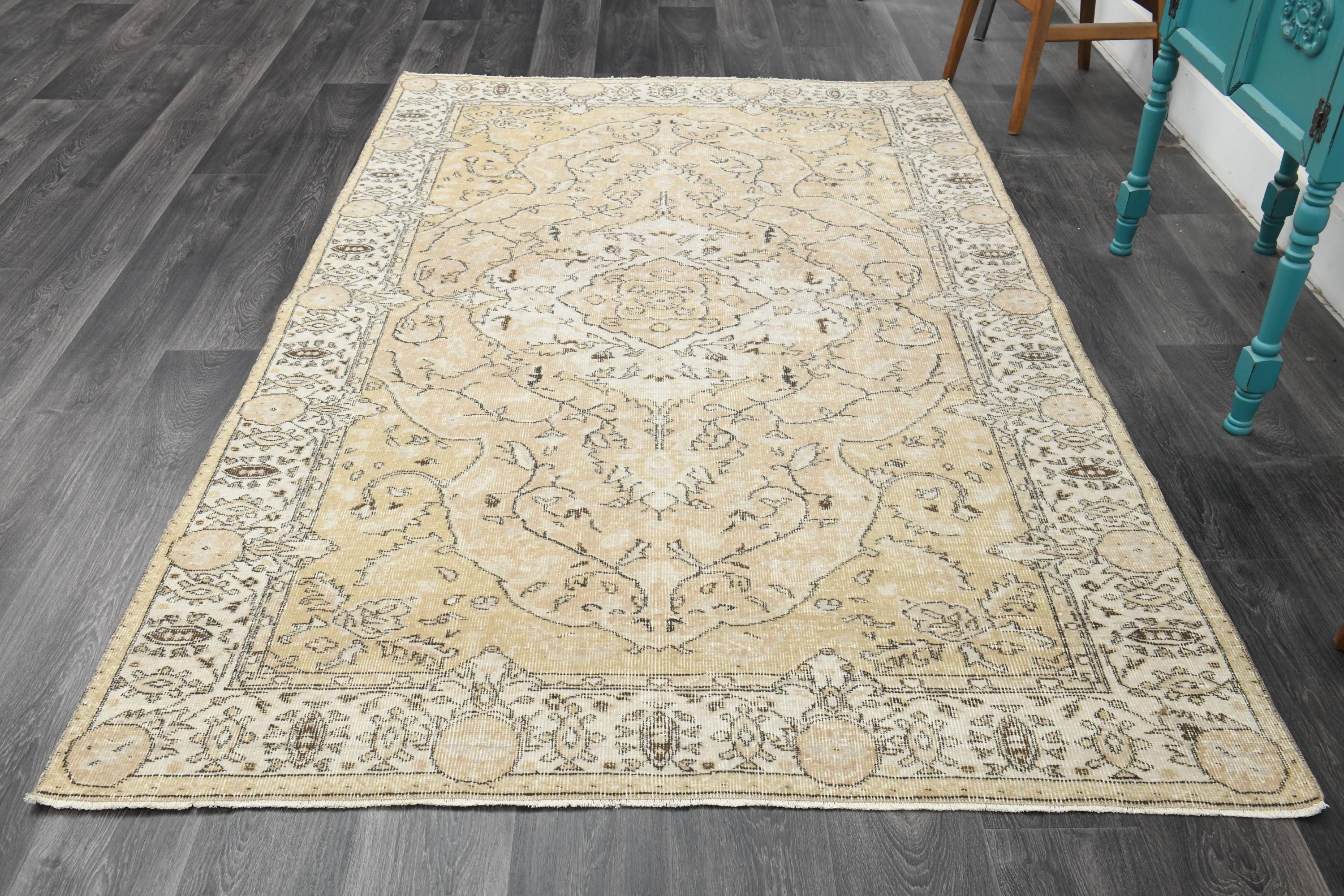 5.4 x 8.7フィート、ブラウントルコ製エリアラグ、トルコラグ