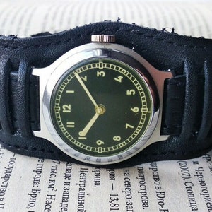 Vintage Watch  GERMANY  Mens Collectible Mechanical  Wristwatch Military 1940-30s
