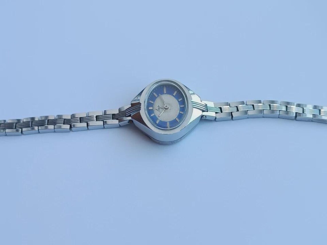 Vintage Luch Ladies Watch, Soviet Mechanical Cocktail Watch, 17 Jewels, foto 3 de 5