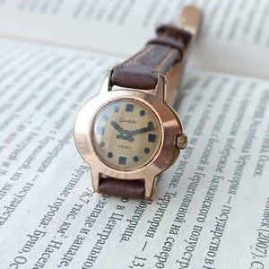Vintage watch Women&#39;s Glashutte RARE Made in GDR Plaque 14 karat 17 Rubis 1960&#39;s