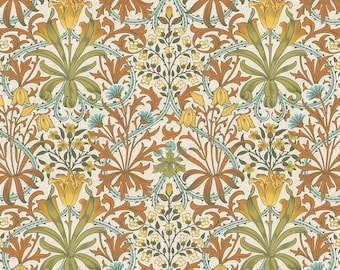 Op de afbeelding: Een beige achtergrond met een herhalend patroon van gestileerde bloemen en bladeren in tinten oranje, groen en blauw. Het patroon is ingewikkeld en gedetailleerd, met een vintage esthetiek.