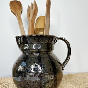 Vintage stonewear pottery pitcher/black glazed pottery vase/striped pottery pitcher/vintage stoneware crock