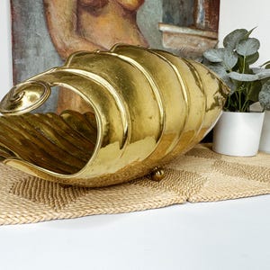 Vintage Egidio Broggi Milan large brass shell centerpiece/scalloped brass shell platter/brass seashell dish/brass towel holder