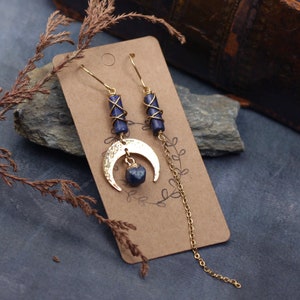 Boucles d'oreilles lapis lazuli demi lune dépareillées doré bleu geometriques bohemes, cercles image 4