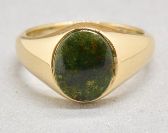 Vintage 1950s 9ct Yellow Gold Bloodstone Signet Ring