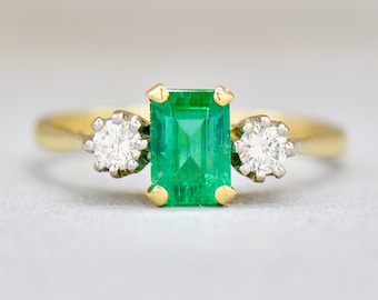Vintage Emerald & Diamond 18ct Yellow Gold Trilogy Three-Stone Ring  (0.97ct)