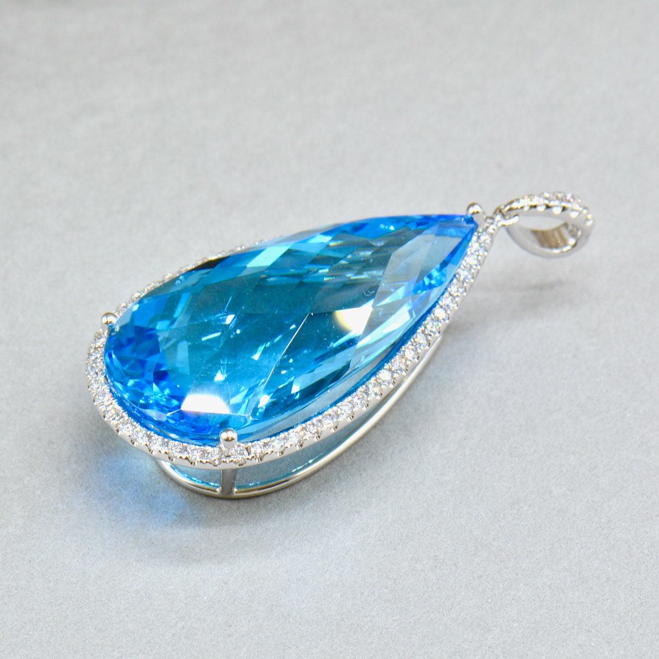 Large 18ct White Gold Swiss Blue Topaz & Diamond Pear-shaped