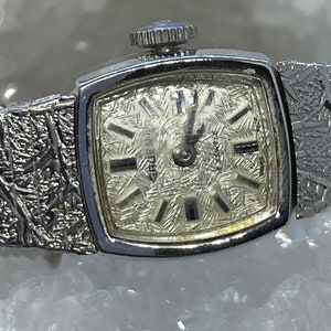Vintage Ladies GRUEN 17 Jewel Watch 10k RGR Bezel