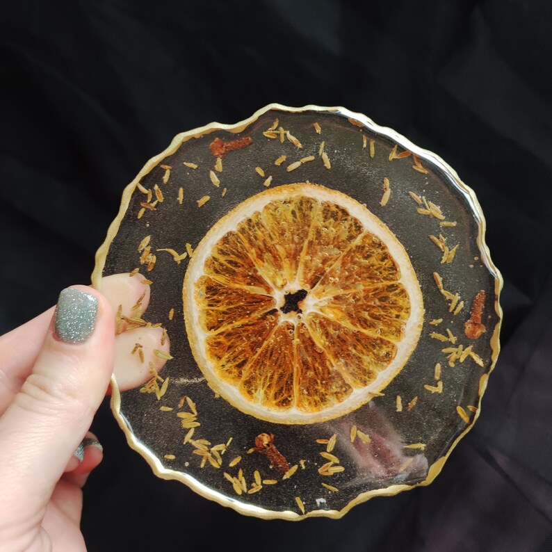 Cute resin coasters set with dried orange, Coffee table decor wedding coaster, Preppy room decor best friend gift, Cottagecore room decor imagem 4