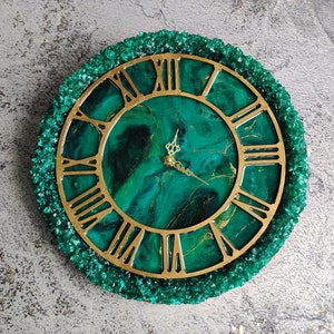 Green malachite modern wall clock  cottagecore room decor, Round handmade farmhouse wall clock, Decorative wall clock unique, Resin clock