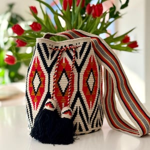 Original Wayuu Crossbody/ Original Wayuu Mochila / Crochet Crossbody Bag/Handmade Crossbody Bag/ Crochet Bucket Bag/Large Size