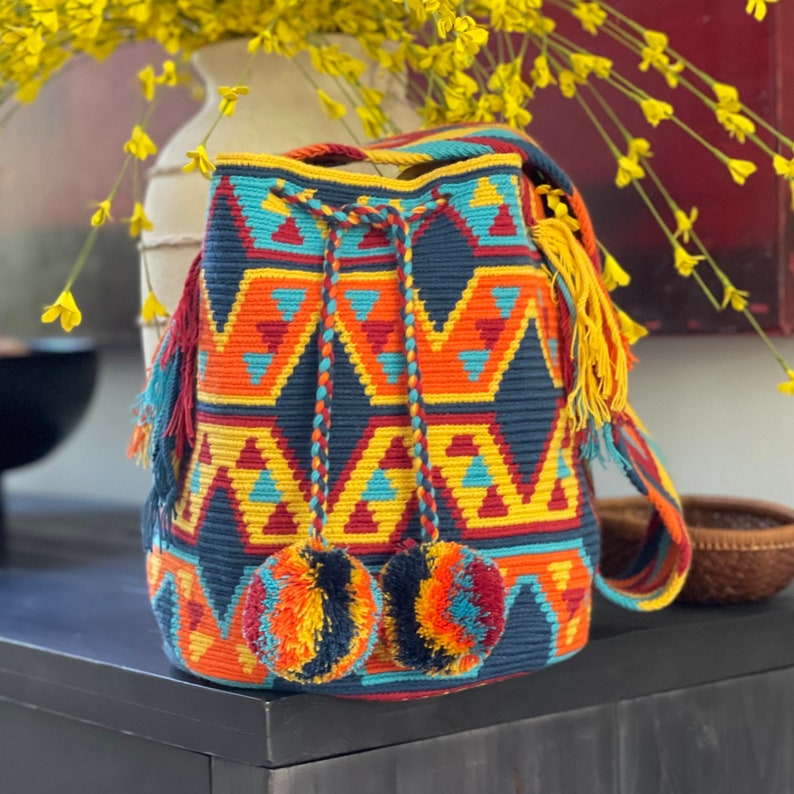 Original Wayuu Crossbody/ Original Wayuu Mochila / Crochet Crossbody Bag/Handmade Crossbody Bag/ Crochet Bucket Bag/Large Size image 1