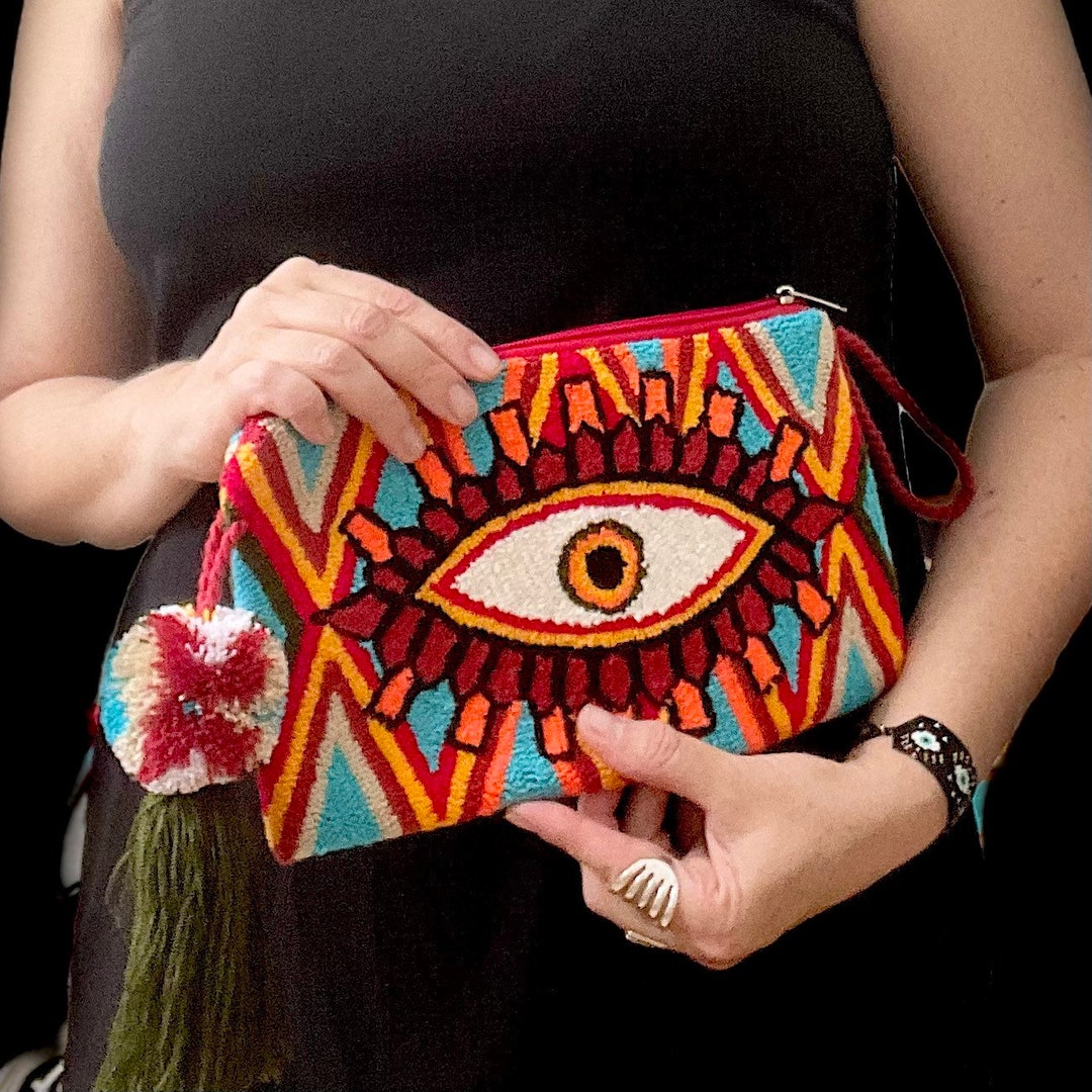 LARGE CANVAS CLUTCH WANDERING EYE main image 0