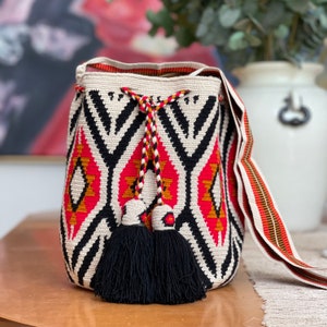 Original Wayuu Crossbody/ Original Wayuu Mochila / Crochet Crossbody Bag/Handmade Crossbody Bag/ Crochet Bucket Bag/Large Size