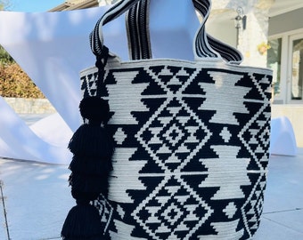 XL Handmade Wayuu Tote, Mochila, Large Crochet Purse, Extra Large Handmade Shoulder Bag, Made in Colombia, Artisanmade Bag, Ethical handbag