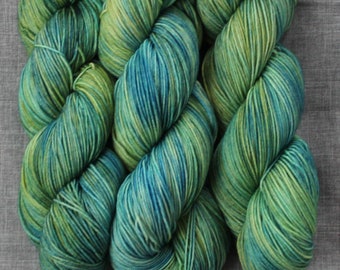 SEA GLASS, Extrafine superwash merino, 100g, 463 yds, 4-ply - Hand-Dyed