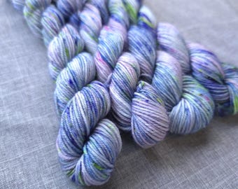 TIDE POOL, Extrafine superwash merino, 20g, 92 yds, 4-ply - Hand-Dyed Mini Skein