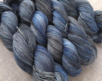 LONDON CALLING, Extrafine superwash merino, sock, fingering, 100g, 463 yds, 4-ply - Hand-Dyed -  Indie Dyed