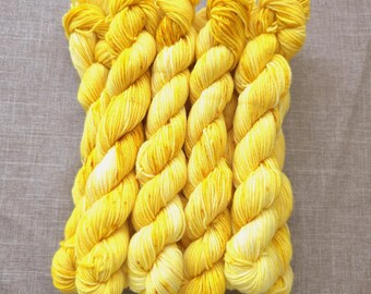 HELLO SUNSHINE, Extrafine superwash merino, 20g, 92 yds, 4-ply - Hand-Dyed Mini Skein