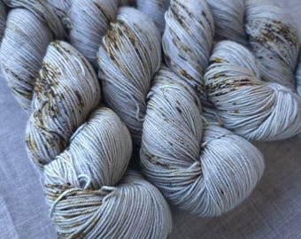 RIVER PEBBLE, Extrafine superwash merino, sock, fingering, 100g, 463 yds, 4-ply - Hand-Dyed -  Indie Dyed