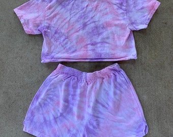 nike tie dye crop top and shorts