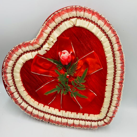 13 Vintage Brachs Valentines Chocolate Box Lace Trim FREE SHIPPING