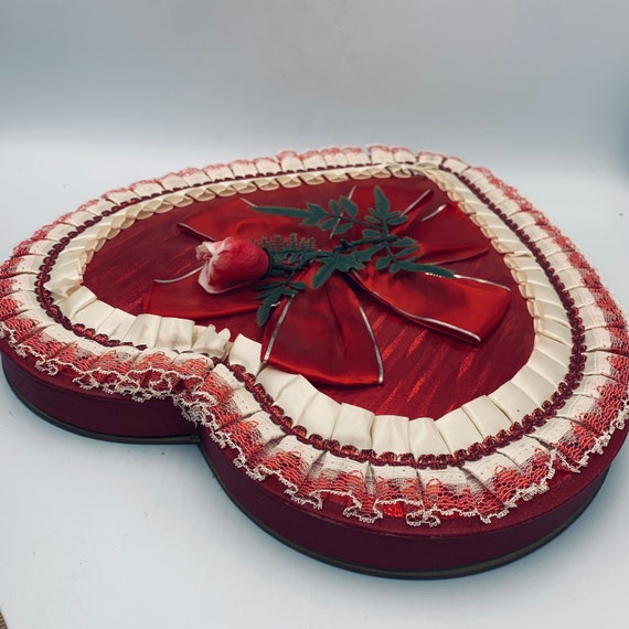 13 Vintage Brachs Valentines Chocolate Box Lace Trim FREE SHIPPING 
