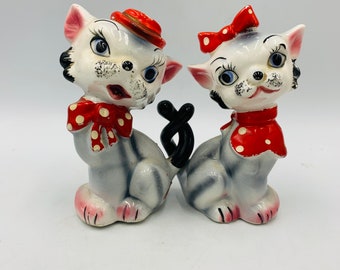 Artmark Japan Anthropomorphic Cat Salt and Pepper Shakers
