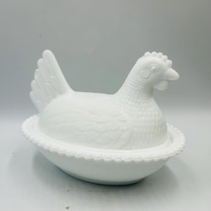 Vintage Indiana Milk Glass Hen on Nest Candy dish