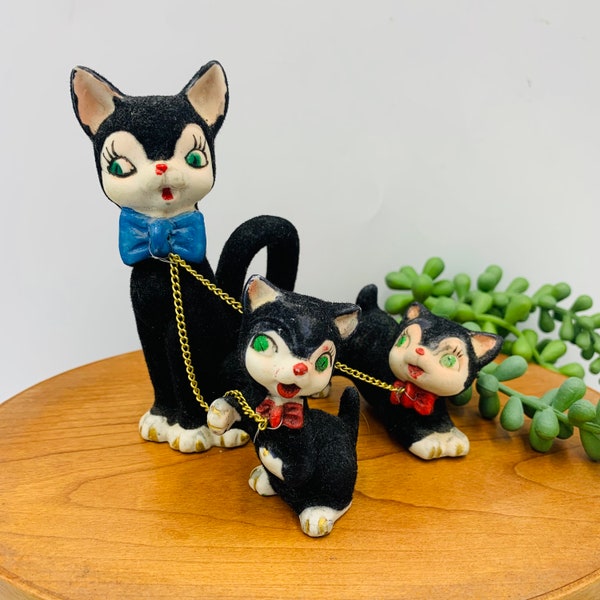 Mid century kitschy cat family on chain FREE SHIPPING