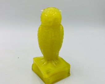 Degenhart Art Glass Owl on Books: Custard Yellow, Orange Glow