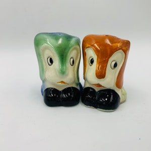 Kitschy vintage hound dog salt and pepper shakers FREE SHIPPING
