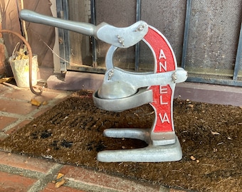 ANAEL VA Antique Vintage Aluminum Citrus Juicer Press, Stand Up Juicer, Mexican Citrus Juicer, Hand crank juicer, Countertop, Vintage Home