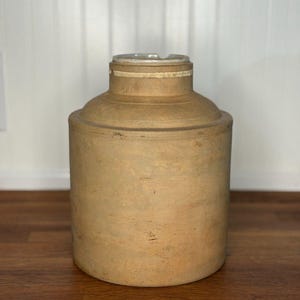 Antica brocca per acqua e liquidi in gres primitivo vintage, in ceramica, marrone chiaro, antica e rara