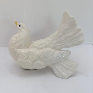 Vintage Large White Fantail Statue Pigeon Dove Bird Figurine Ceramic Cottagecore Home Accent Decor