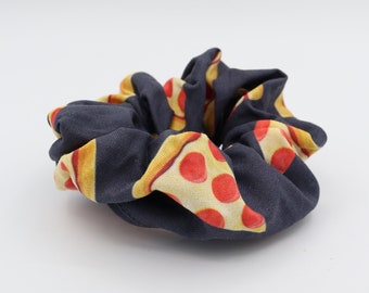 Pizza Scrunchie, Pepperoni Pizza Slice Scrunchie, Pizza Hair Tie, Pepperoni and Cheese Pizza Ponytail Holder, Pizzeria Pizza Lover Gifts