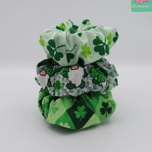 St Patricks Day Scrunchie Set, Shamrock Irish Clover Hair Tie Scrunchy, Fun Four Leaf Clover Ireland Gifts for Girlfriend, Green Lucky Gnome