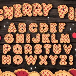 Könnte beinhalten: Ein vollständiges Alphabet aus Kirschkuchenbuchstaben auf einem Holzgrund. Die Buchstaben bestehen aus Tortenböden mit einem Gitterobendrauf und einer Füllung aus roten Kirschen. Die Buchstaben sind in Großbuchstaben und beinhalten ein Satzzeichen.