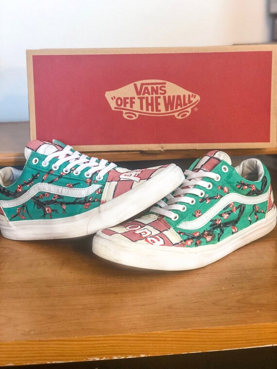 Amazon Com Vans Old Skool Deep Grass Green White Women S