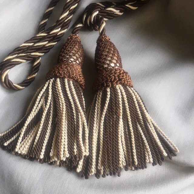 Une Paire de Rideaux Cordon Torsadés Qualité Classique Français Des Attaches à Torsagé avec Glands d