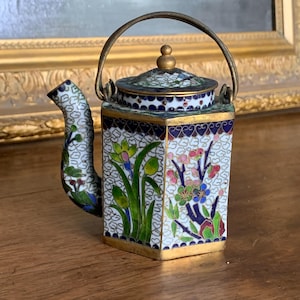 An authentic Small Antique Chinese Cloisonné Hexagonal Wine Ewer - Fine White Cloud Ground