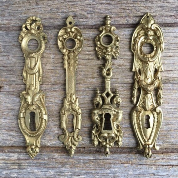 Ensemble Antique de 4 Grandes Décorations en Bronze Doré Magnifiquement Moulées avec Des Motifs Foli